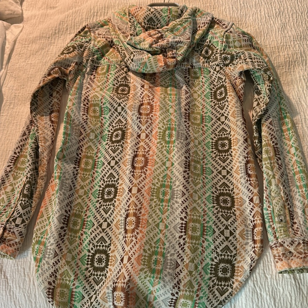 Kavu Wimen’s Shirt Jacket - Picture 2 of 6